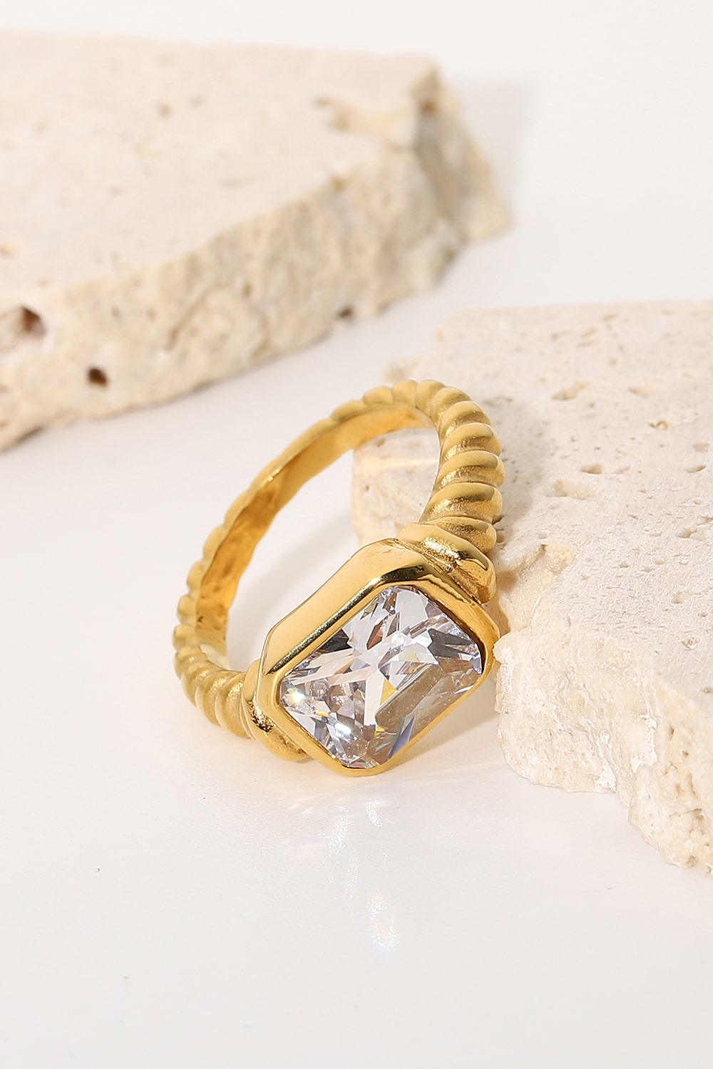 Inlaid Cubic Zirconia Twisted Ring